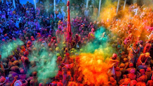 ColorfulHoli